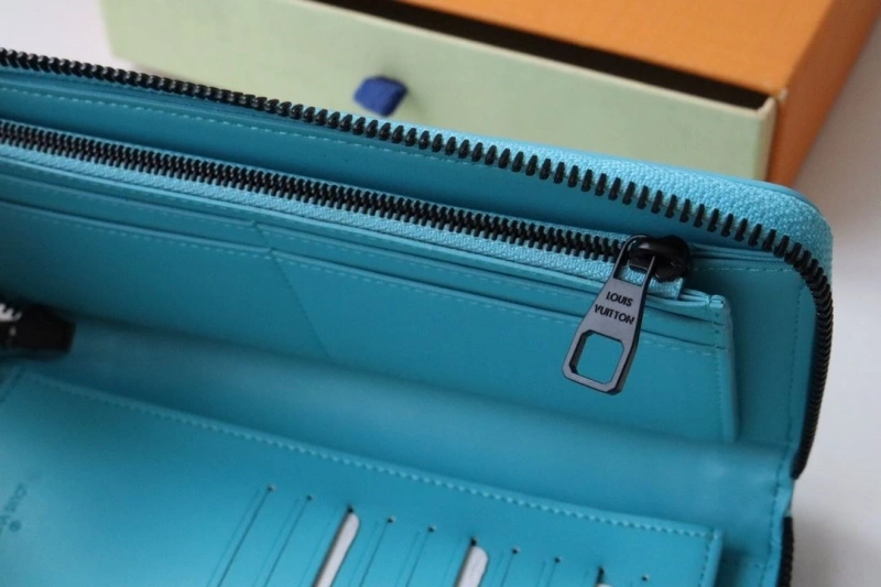 LV Wallets 4178A-0250