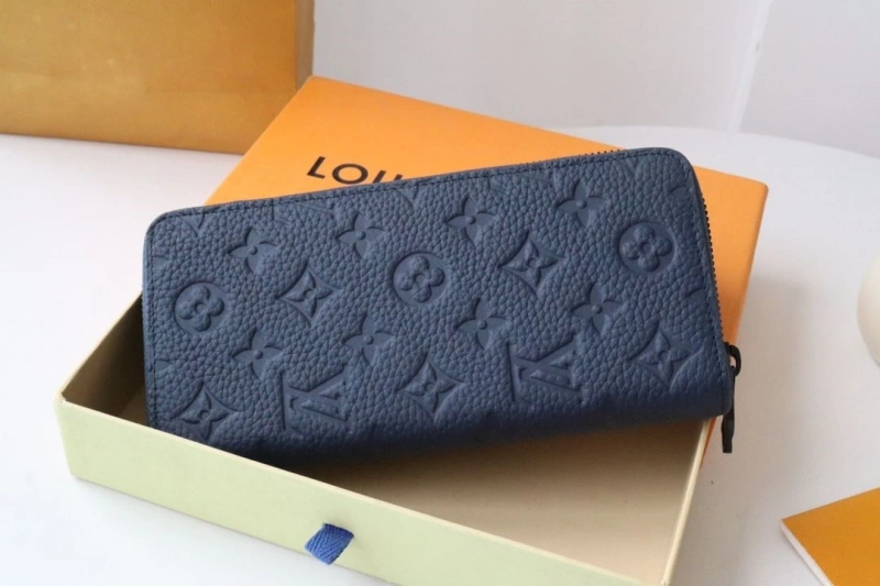 LV Wallets 4178A-0251