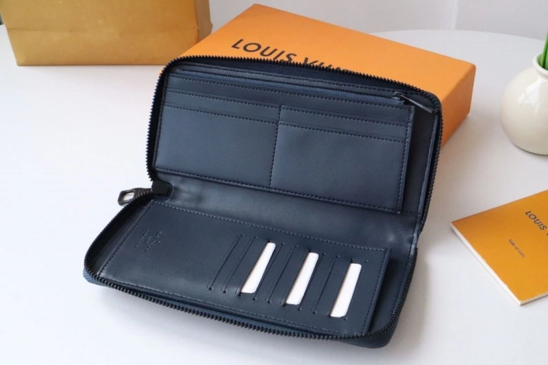 LV Wallets 4178A-0251