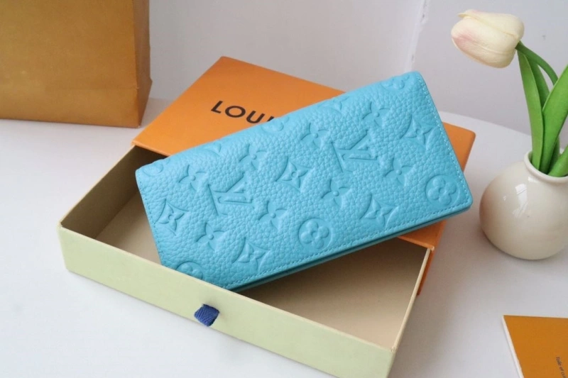 LV Wallets 4178A-0252