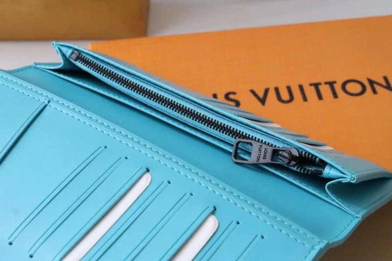 LV Wallets 4178A-0252