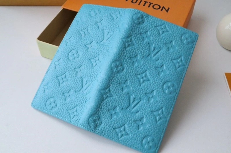 LV Wallets 4178A-0252