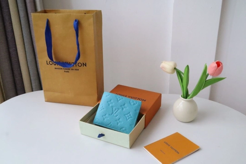 LV Wallets 4178A-0255