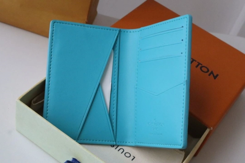LV Wallets 4178A-0256
