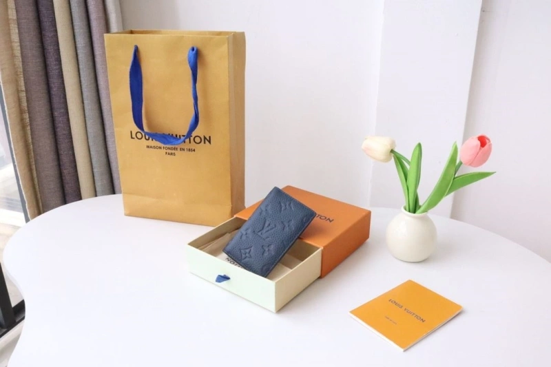 LV Wallets 4178A-0257