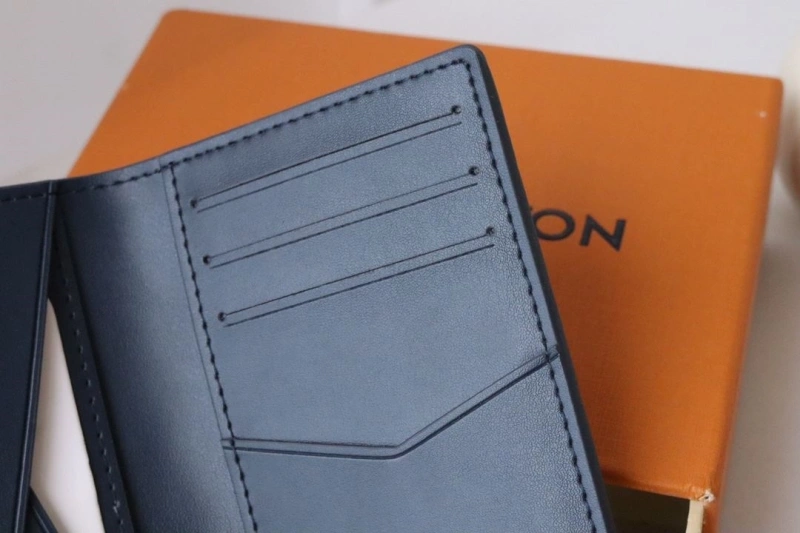 LV Wallets 4178A-0257