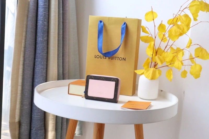 LV Wallets 4178A-0266