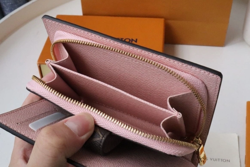 LV Wallets 4178A-0267