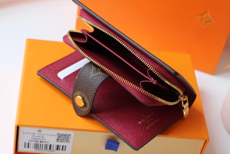 LV Wallets 4178A-0269
