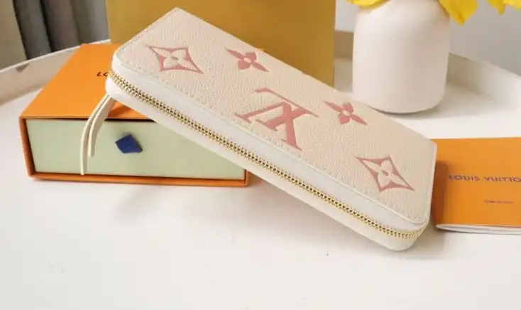 LV Wallets 4178D-0002