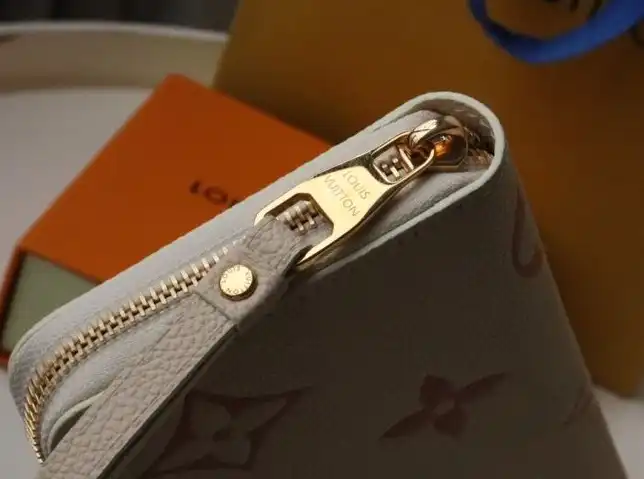 LV Wallets 4178D-0002