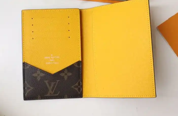 LV Wallets 4178D-0009