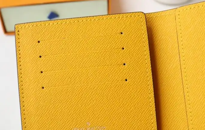 LV Wallets 4178D-0009