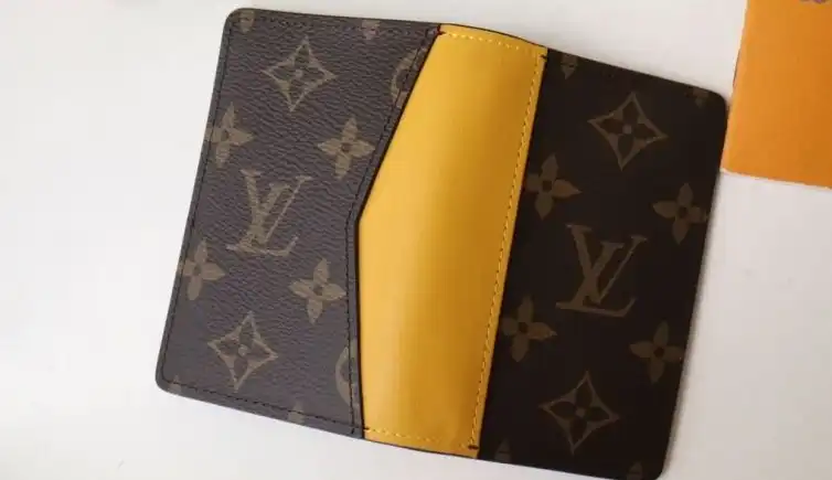 LV Wallets 4178D-0011