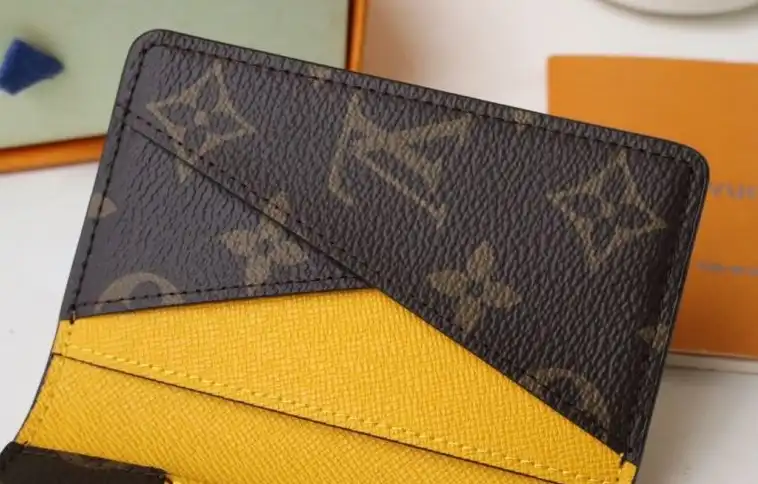 LV Wallets 4178D-0011