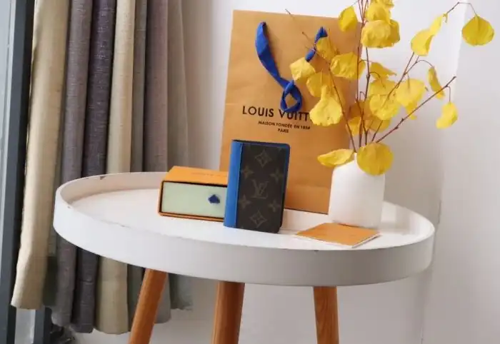 LV Wallets 4178D-0013