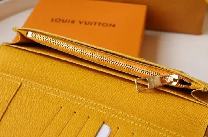 LV Wallets 4178D-0016