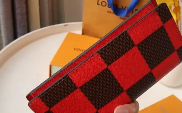LV Wallets 4178D-0019