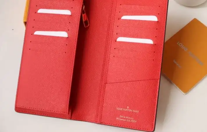 LV Wallets 4178D-0019