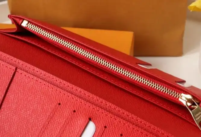 LV Wallets 4178D-0019