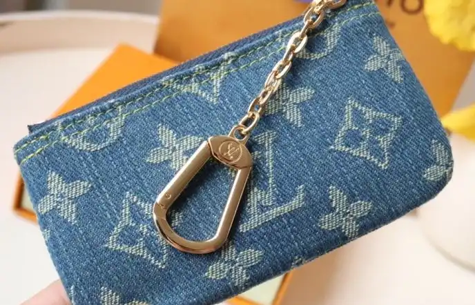 LV Wallets 4178D-0028