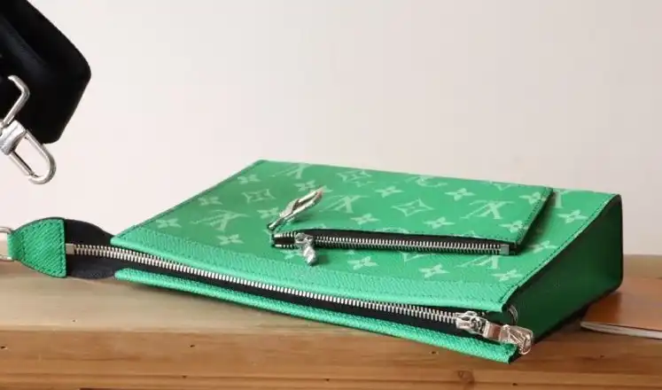 LV Clutch Bags 4178D-0181