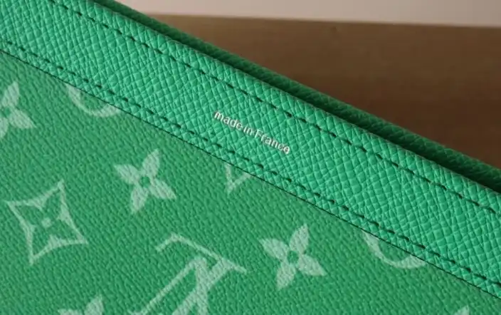 LV Clutch Bags 4178D-0181