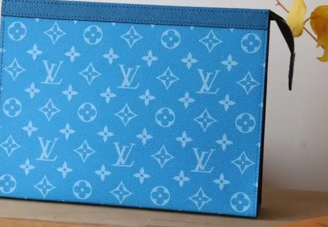 LV Clutch Bags 4178D-0183