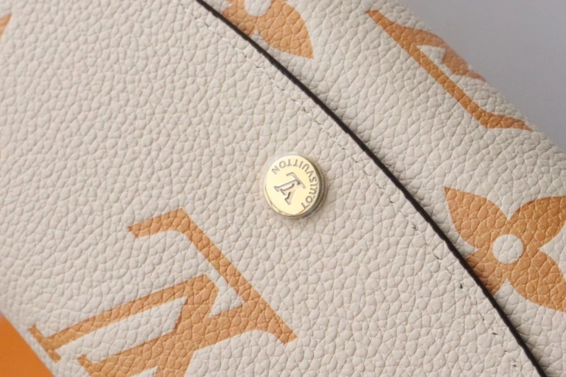 LV Wallets 4178H-0011