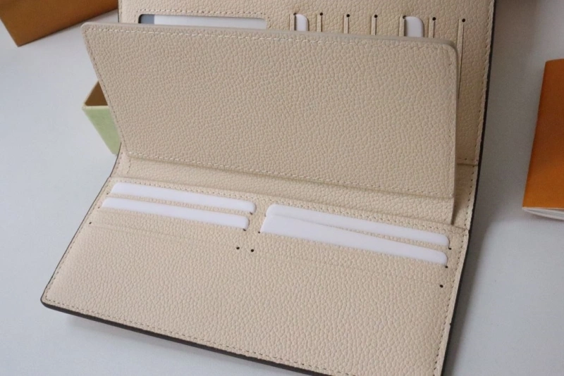 LV Wallets 4178H-0011