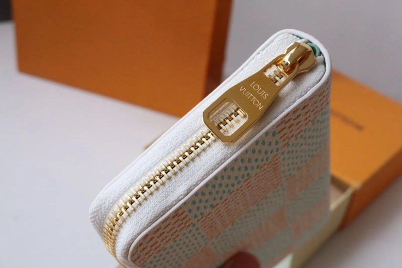 LV Wallets 4178H-0025