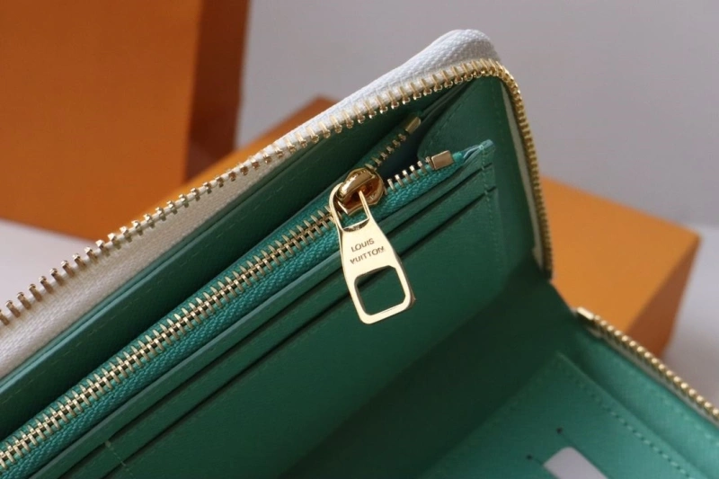 LV Wallets 4178H-0025