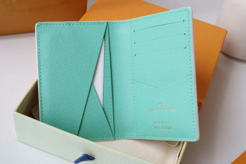 LV Wallets 4178H-0026