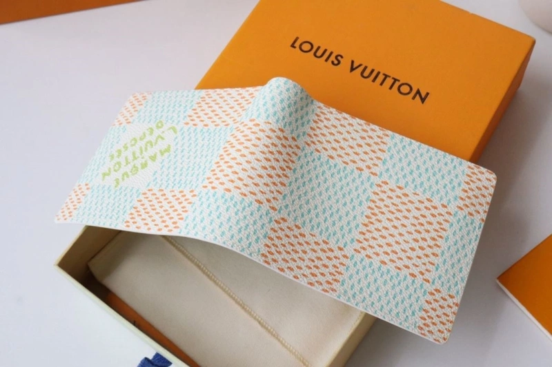 LV Wallets 4178H-0027