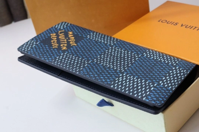 LV Wallets 4178H-0029