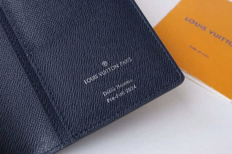 LV Wallets 4178H-0029