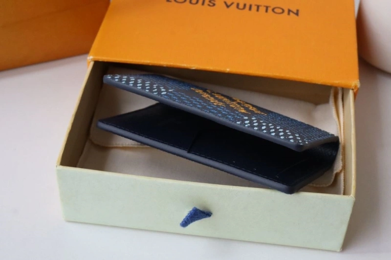 LV Wallets 4178H-0031