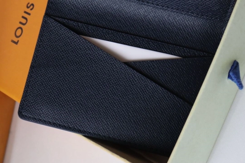 LV Wallets 4178H-0031