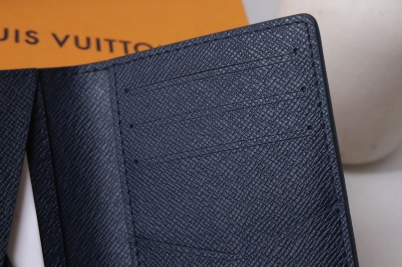 LV Wallets 4178H-0031