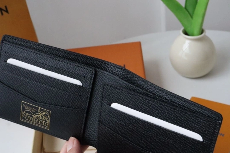 LV Wallets 4178H-0046