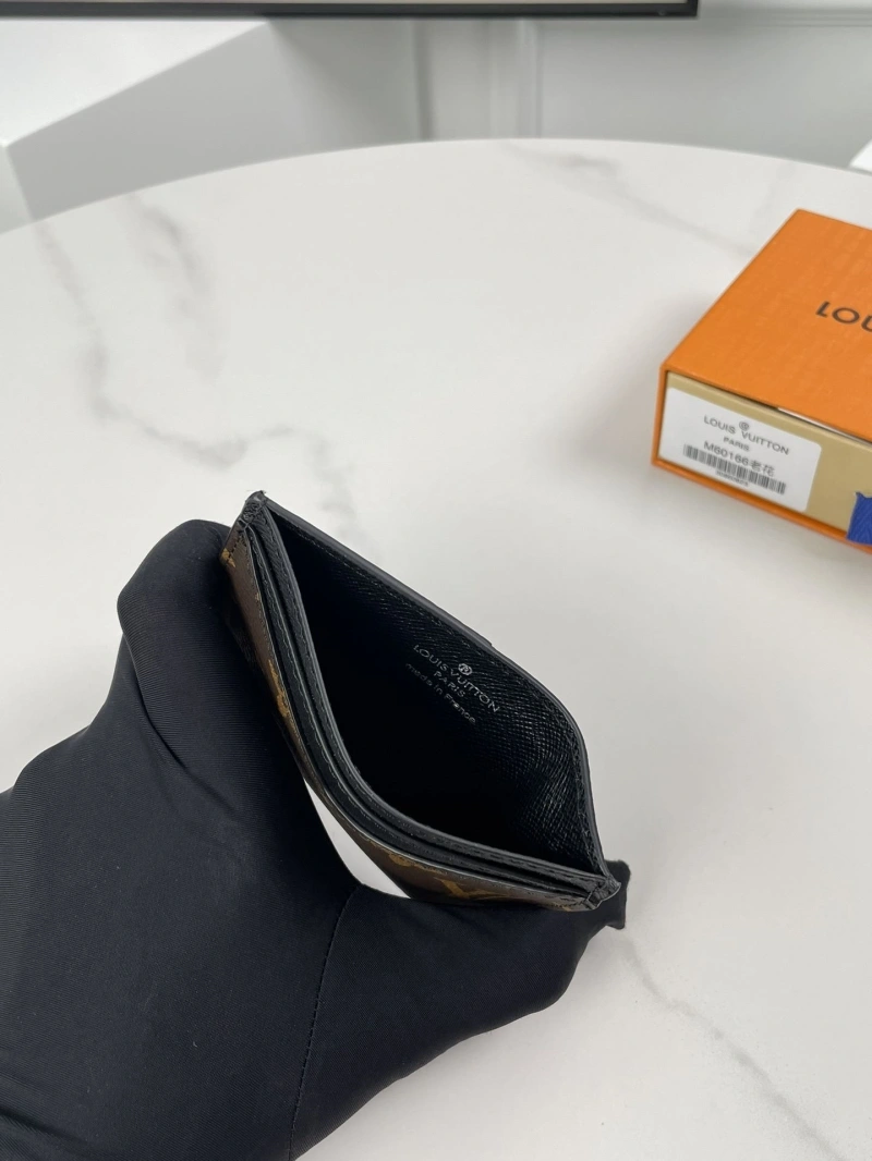 LV Wallets 4178H-0057