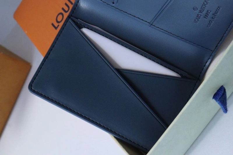 LV Wallets 4178H-0082