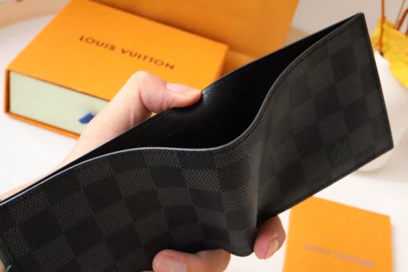 LV Wallets 4178H-0104