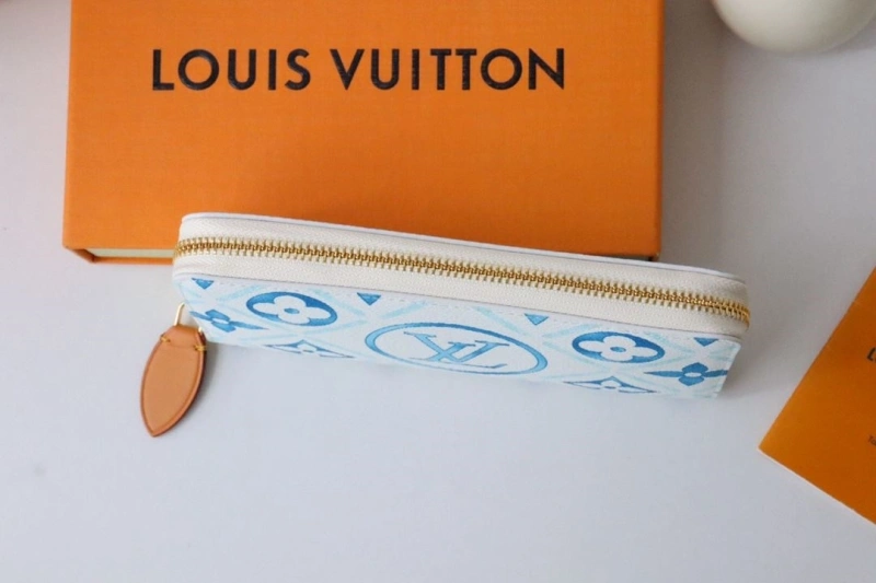 LV Wallets 4178H-0136