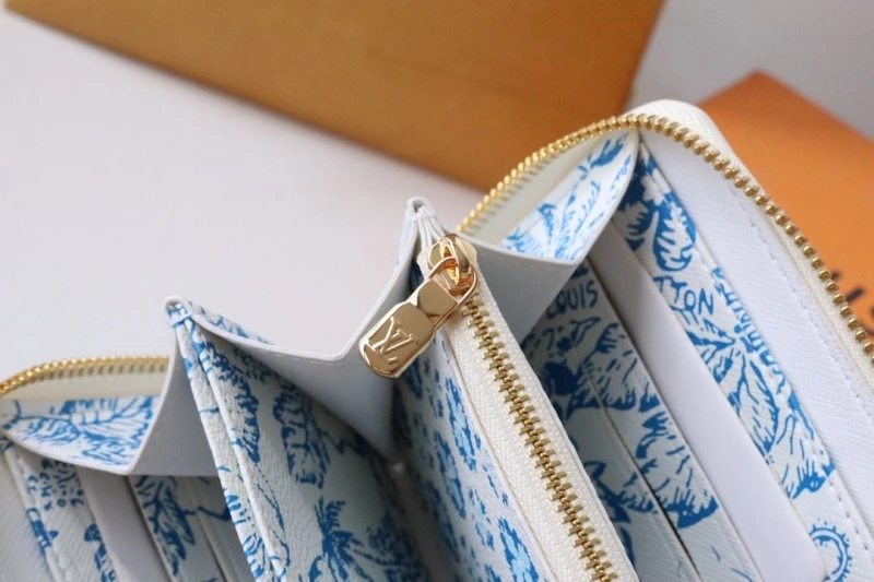 LV Wallets 4178H-0136