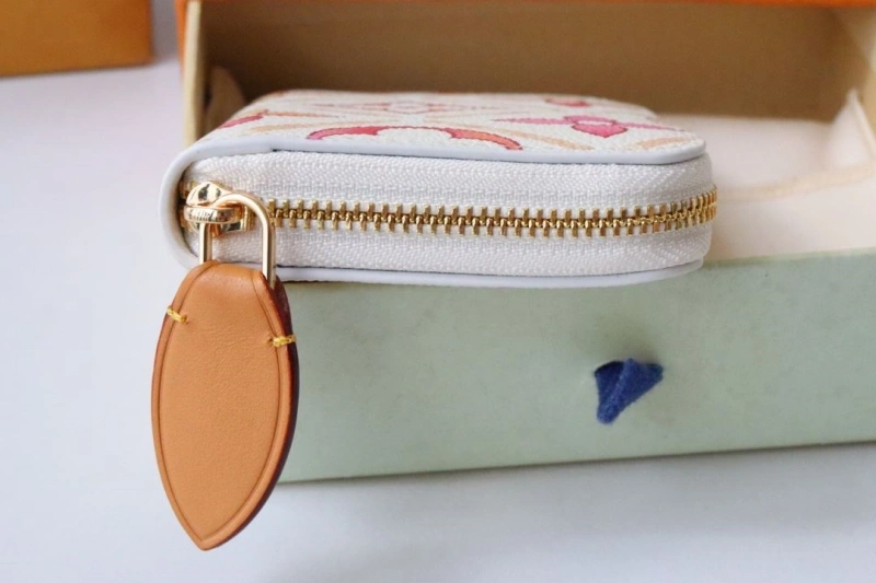 LV Wallets 4178H-0140