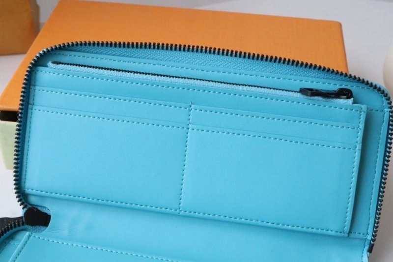 LV Wallets 4178H-0160