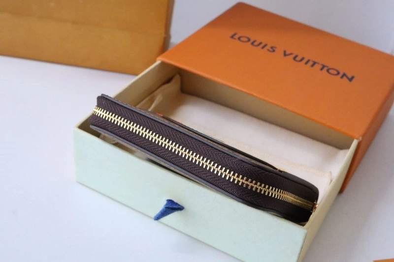 LV Wallets 4178H-0175