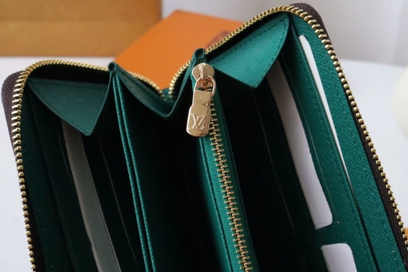 LV Wallets 4178H-0176