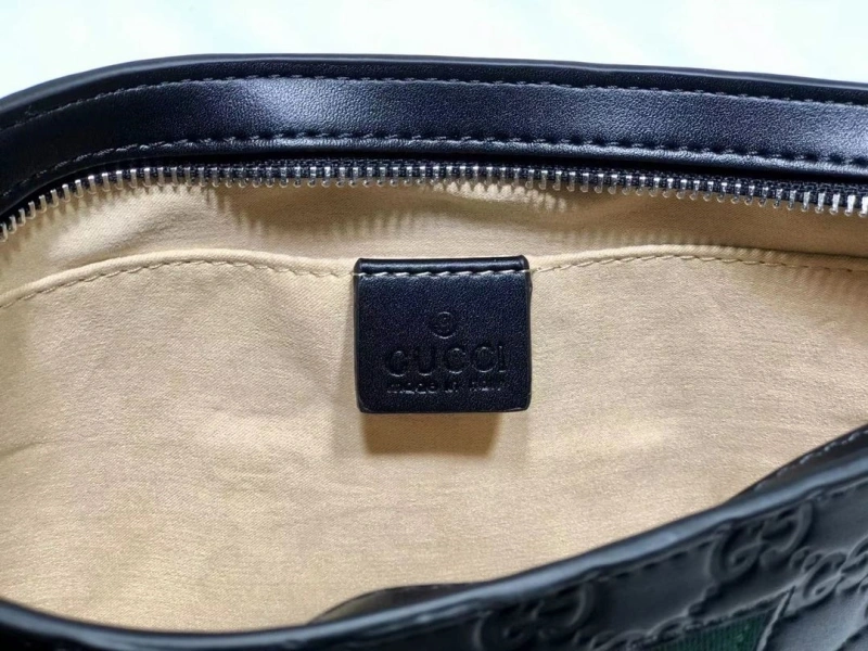 Gucci Clutch Bags 4186-0032